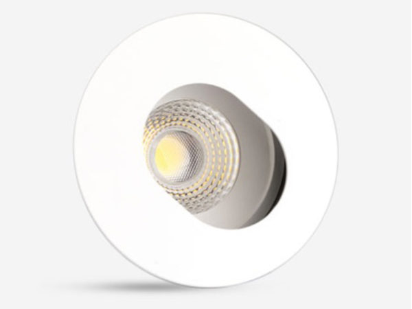 DOWNLIGHT ENCASTRABLE 10 W 2700 K 900 lumens DOWNLIGHT 10W 900 LM 900 lumens LUMINAIRE ENCASTRÉ 10 W